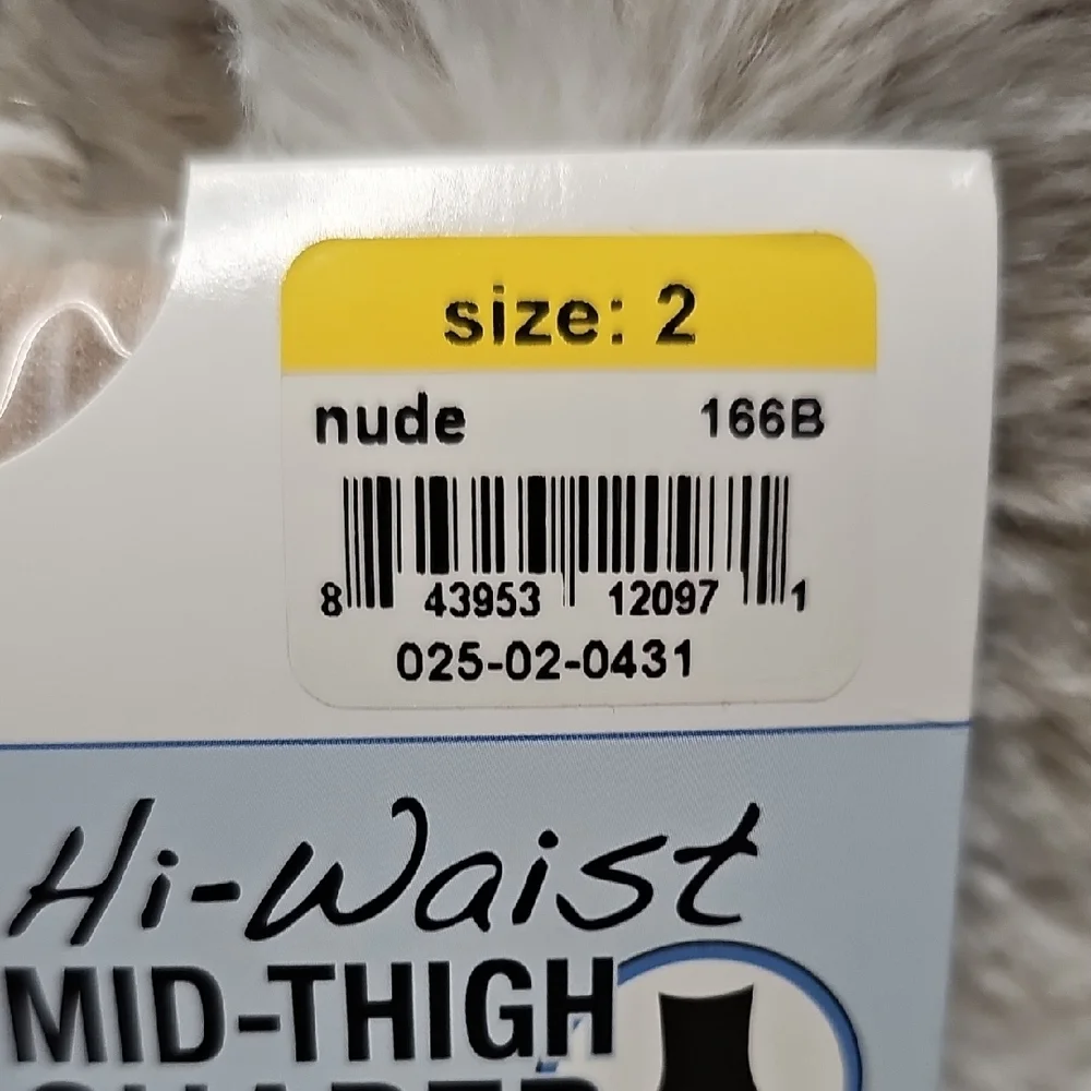 SPANX Hi-Waist Mid-Thigh Shaper in Beige‎